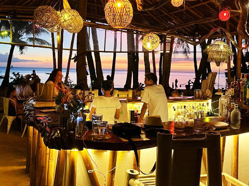 Dini beach Bar Happy Hour