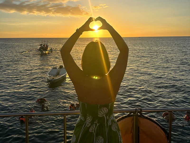Yacht Cruise 夕陽音樂派對