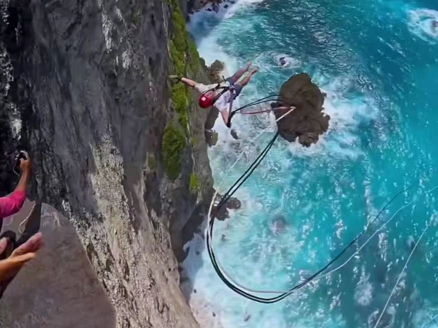 Cliff Jumping懸涯高空彈跳(恐龍灣)