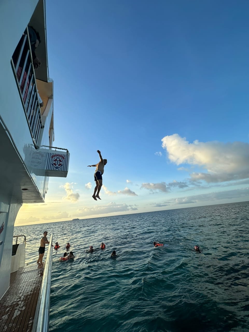 Boracay Yacht Cruise