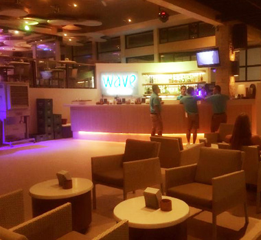 WAVE BAR & LOUNGE