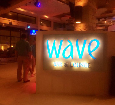 WAVE BAR & LOUNGE