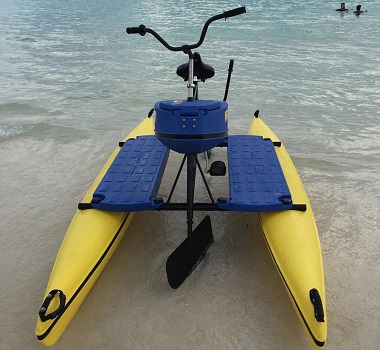 水上腳踏車 Hydrobikes