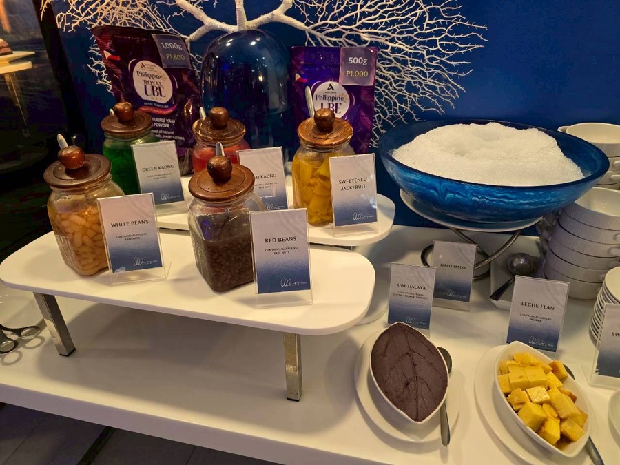 Astoria Boracay White Caf&eacute; Halo-Halo 甜品配料區