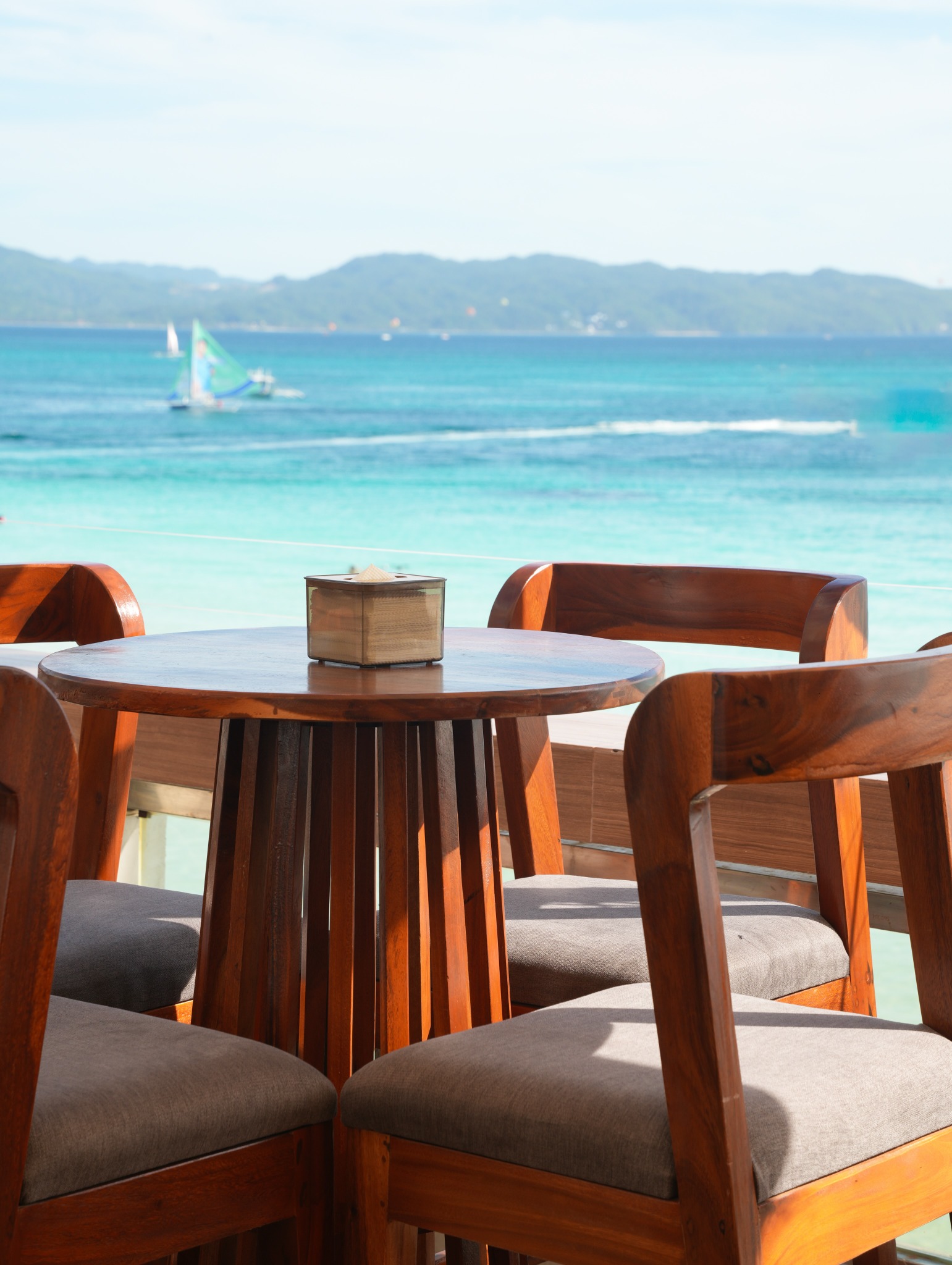 Cafe Uno Boracay 海景木桌座位