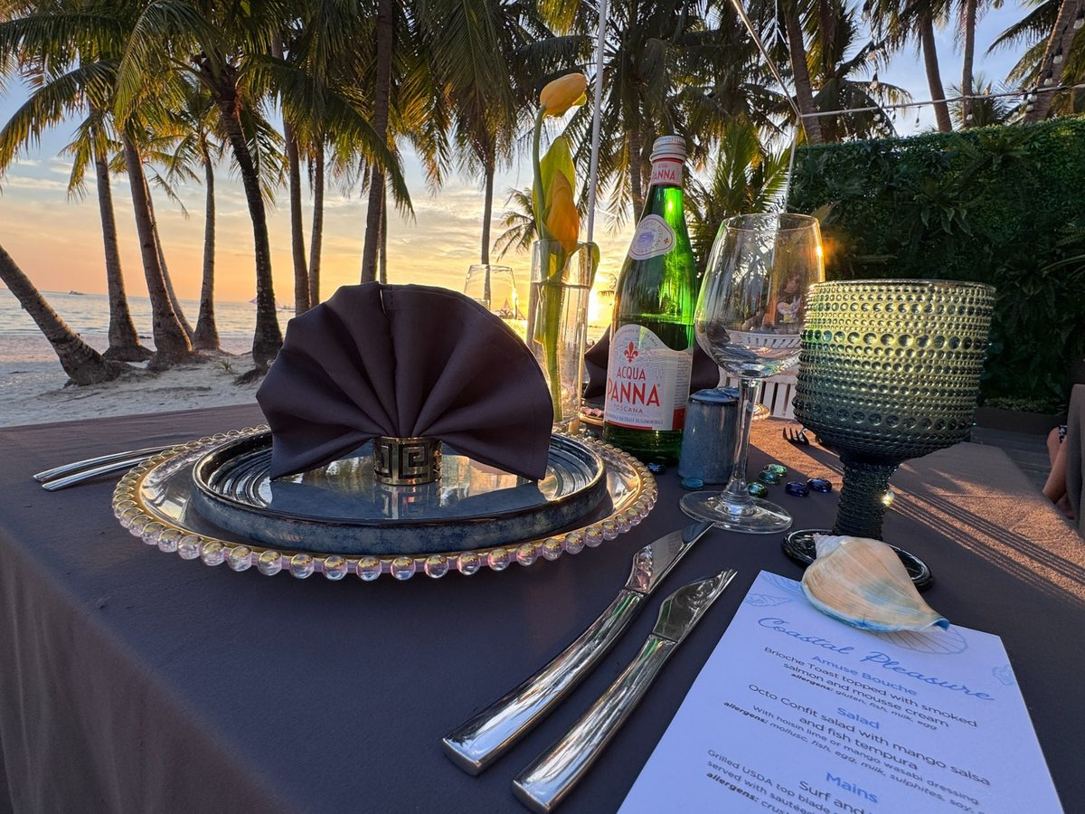 Discovery Boracay 海邊餐桌布置與夕陽