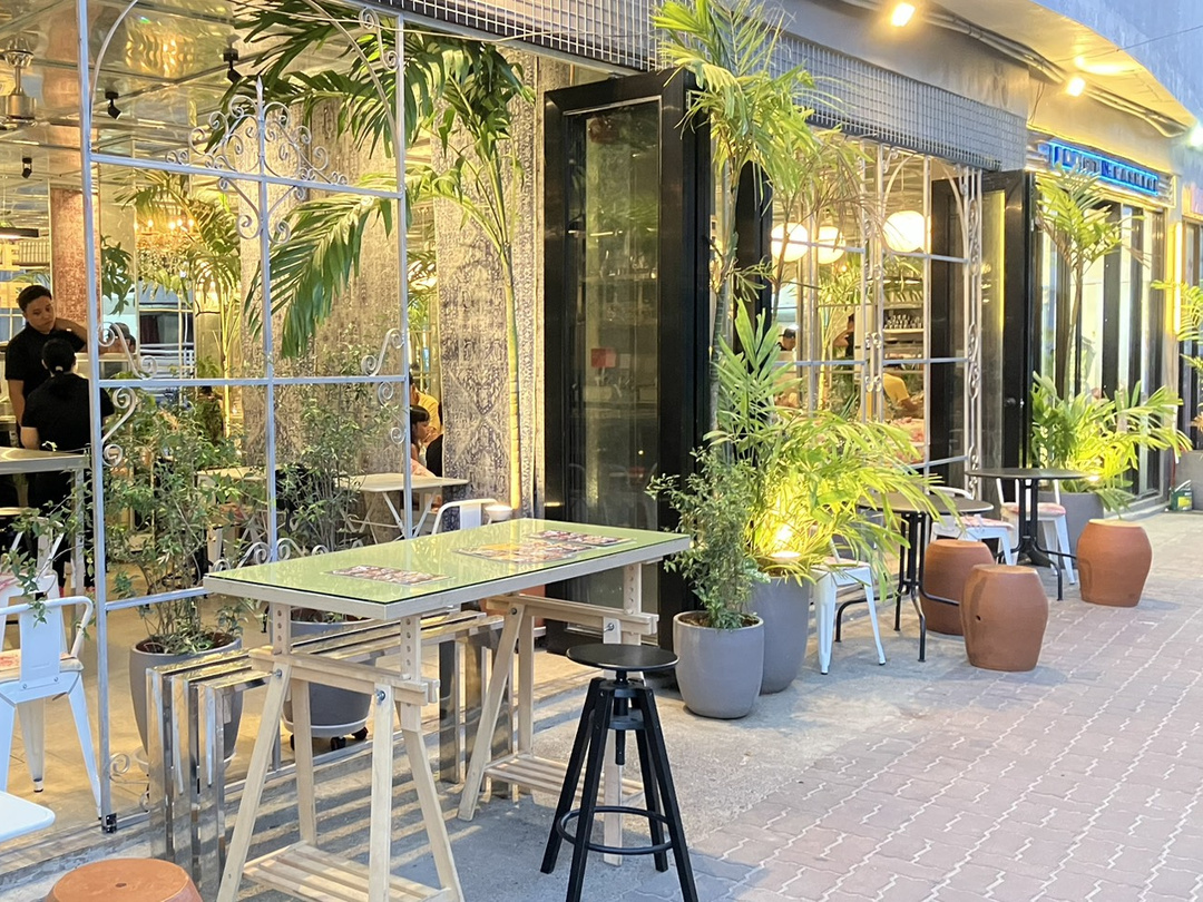 Meze Wrap 長灘島新分店外觀
